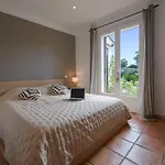 Very Quiet With Pool Perfect Area *