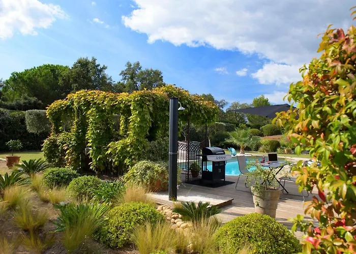 Very Quiet With Pool Perfect Area Villa *